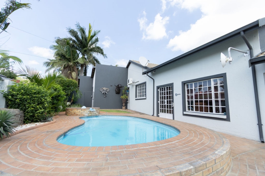 3 Bedroom Property for Sale in Safari Gardens North West